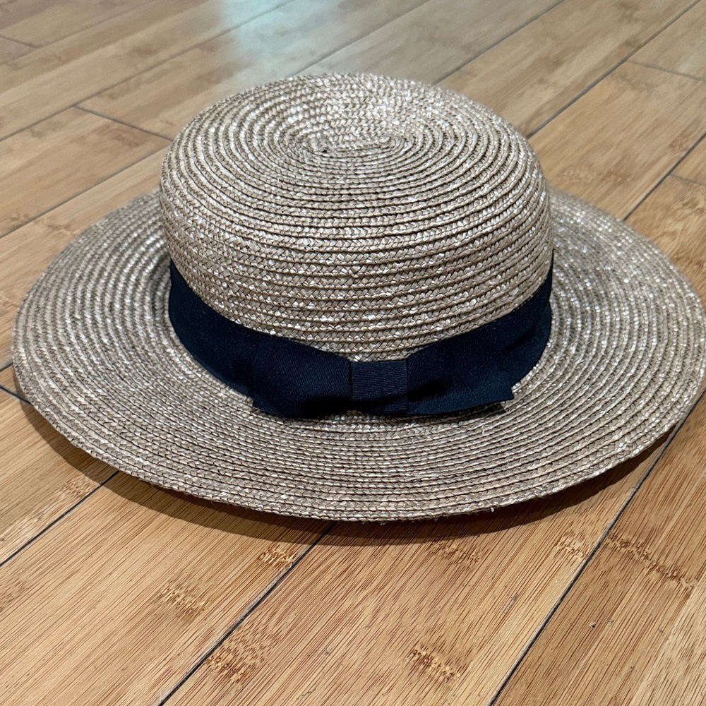 Chic Woven Sun Hat with Navy Band